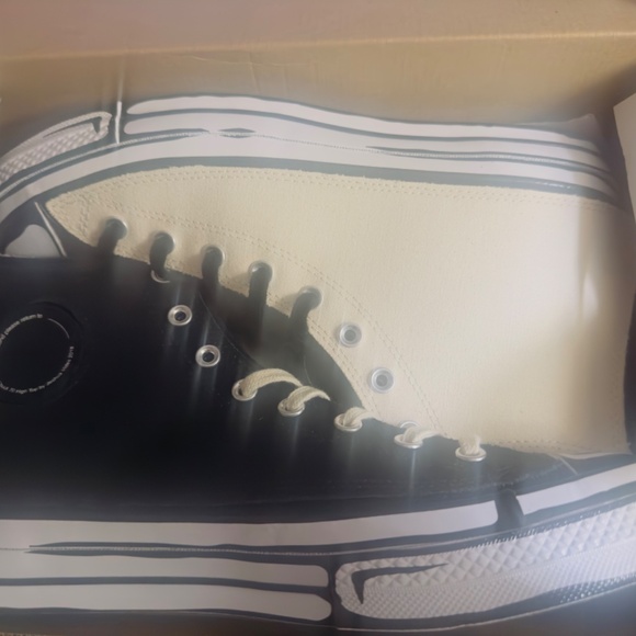 Converse ( new) rare style - Picture 8 of 8